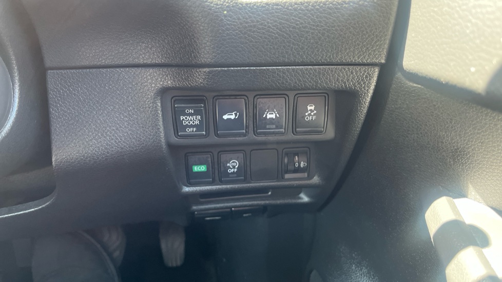 Nissan X-Trail 1.3 DiG-T 158 N-Connecta 5dr DCT Petrol Station Wagon - Image 25