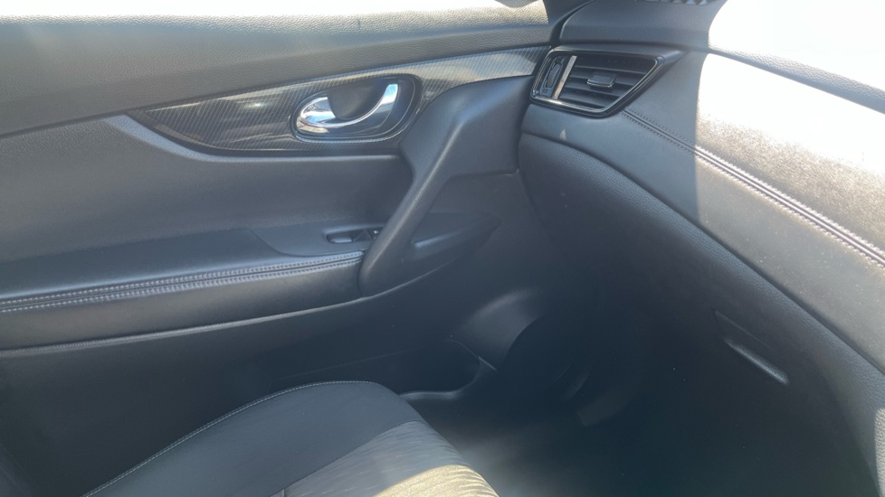 Nissan X-Trail 1.3 DiG-T 158 N-Connecta 5dr DCT Petrol Station Wagon - Image 27