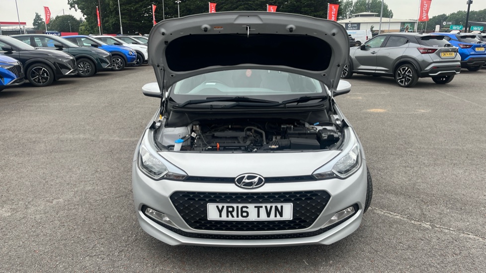 Hyundai i20 1.4 SE 5dr Petrol Hatchback - Image 8