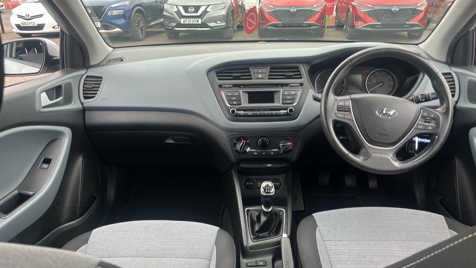 Hyundai i20 1.4 SE 5dr Petrol Hatchback - Image 10