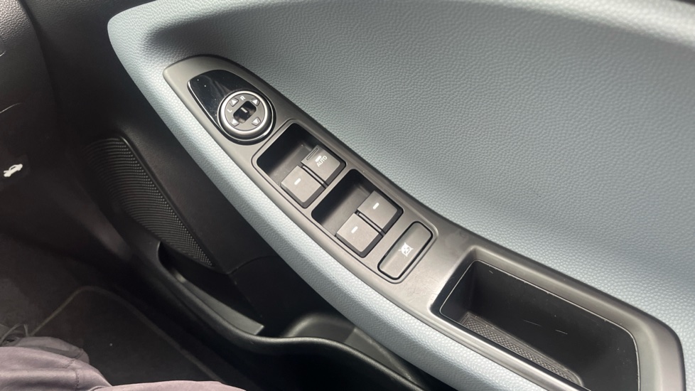 Hyundai i20 1.4 SE 5dr Petrol Hatchback - Image 25