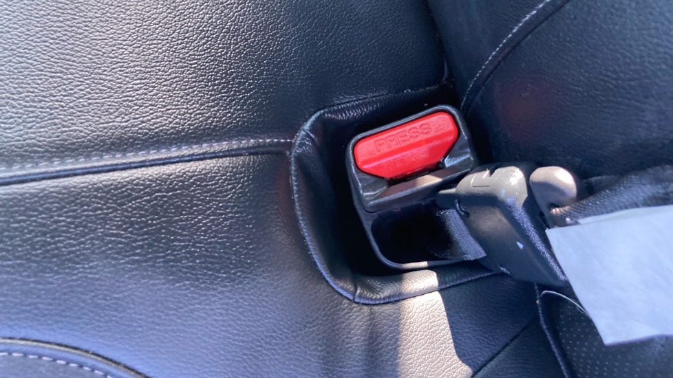 Honda CR-V 2.0 i-MMD Hybrid SR  2WD 5dr eCVT Hybrid Estate - Image 17