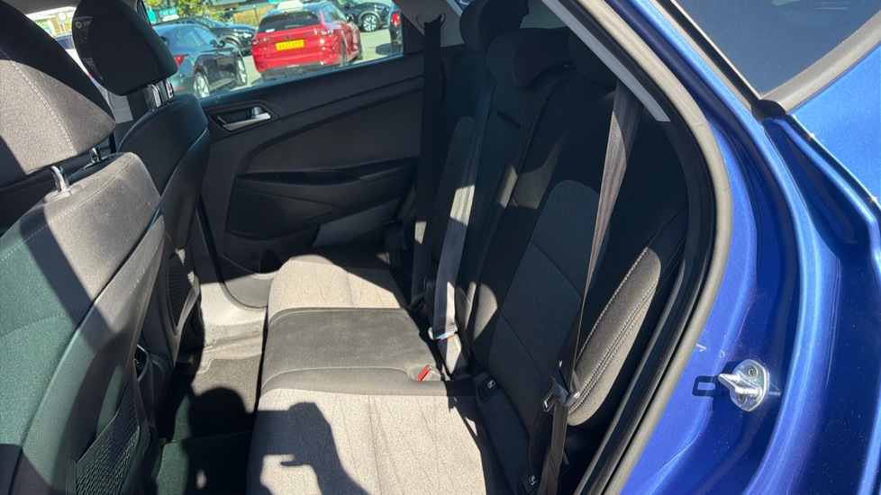 Hyundai TUCSON 1.6 GDi SE Nav 5dr 2WD Petrol Estate - Image 16
