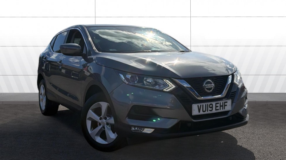 Nissan Qashqai 1.3 DiG-T Acenta Premium 5dr Petrol Hatchback - Image 1