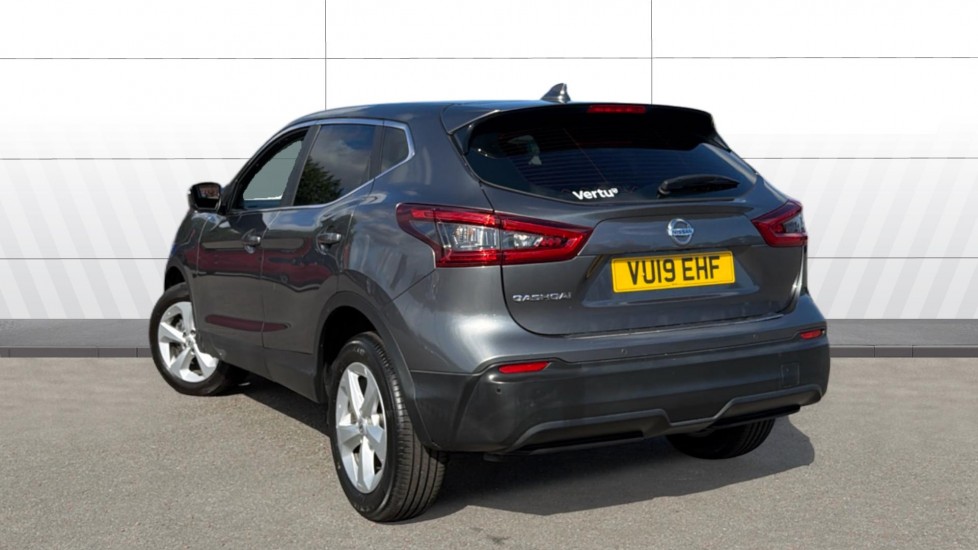 Nissan Qashqai 1.3 DiG-T Acenta Premium 5dr Petrol Hatchback - Image 2