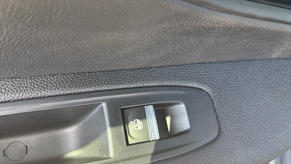 Renault Megane E-Tech EV60 160kW Techno Esprit Alpine 60kWh 5dr Auto Electric Hatchback - Image 17