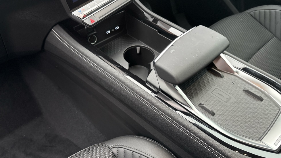 Renault Austral E-Tech Full Hybrid Techno Esprit Alpine 5dr Auto Hybrid Estate - Image 13