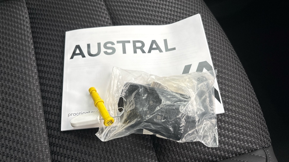 Renault Austral E-Tech Full Hybrid Techno Esprit Alpine 5dr Auto Hybrid Estate - Image 19