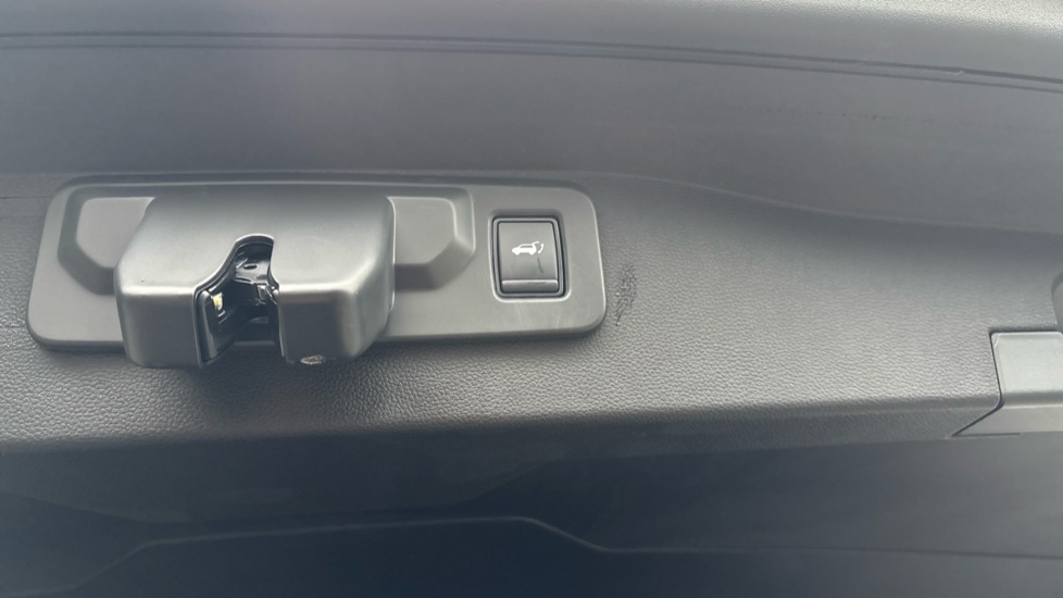 Renault Austral E-Tech Full Hybrid Techno Esprit Alpine 5dr Auto Hybrid Estate - Image 21