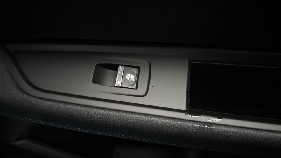 Renault Austral E-Tech Full Hybrid Techno Esprit Alpine 5dr Auto Hybrid Estate - Image 53