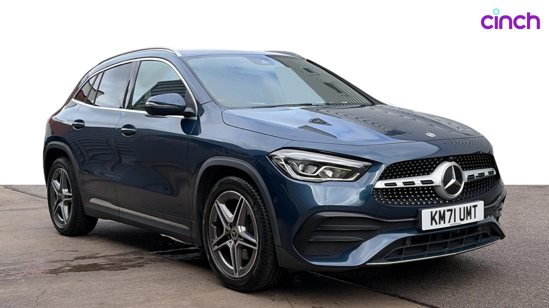 Mercedes-Benz GLA listing photo