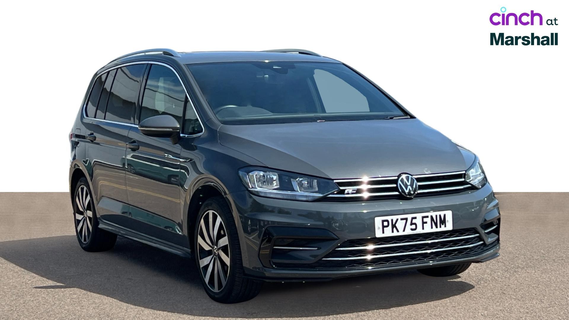 Volkswagen Touran listing photo