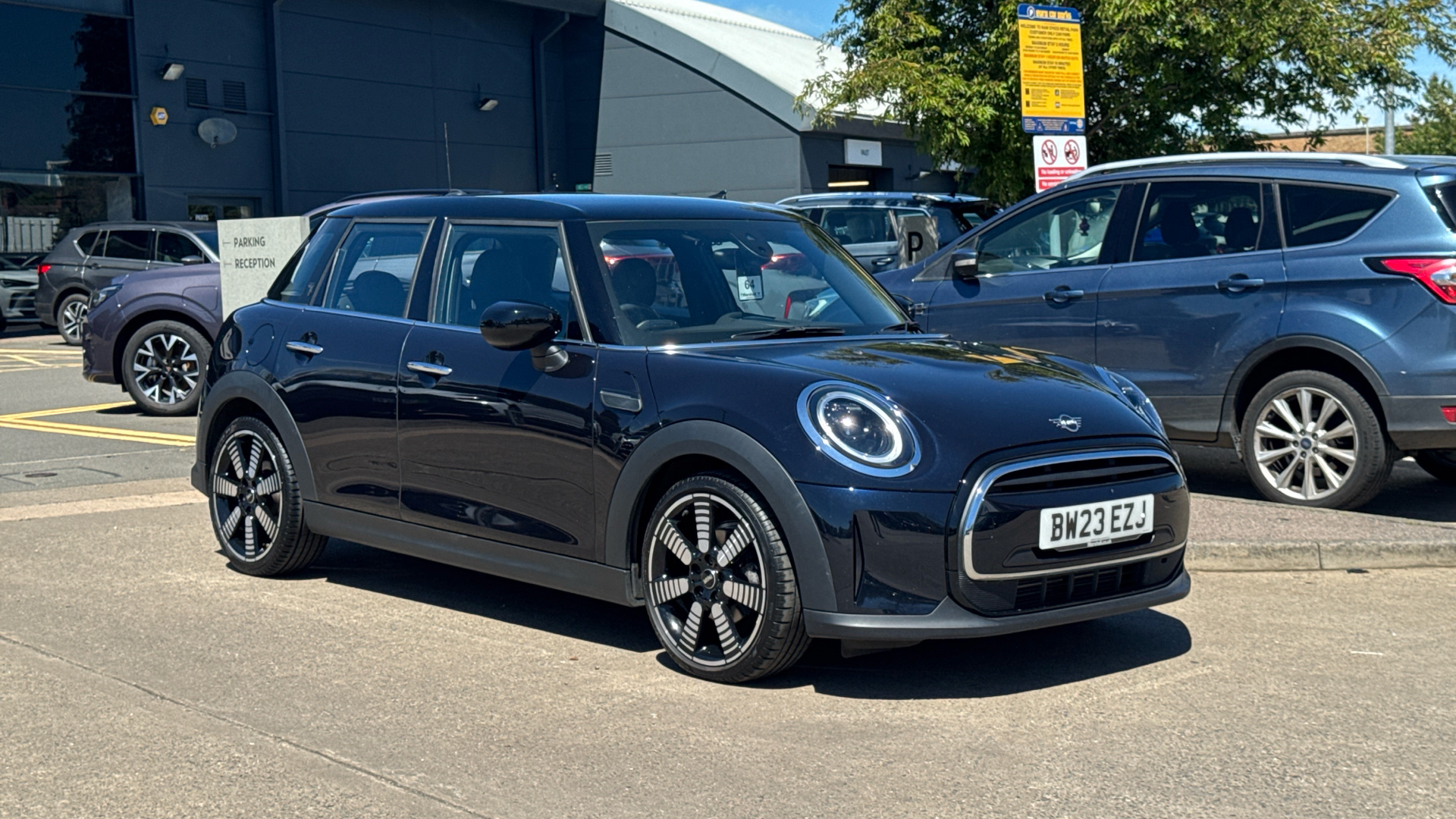 MINI Hatchback listing photo