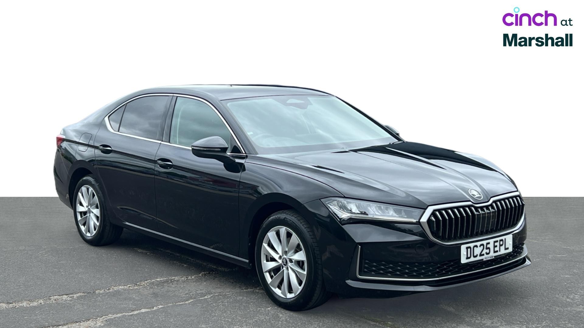 Skoda Superb listing photo