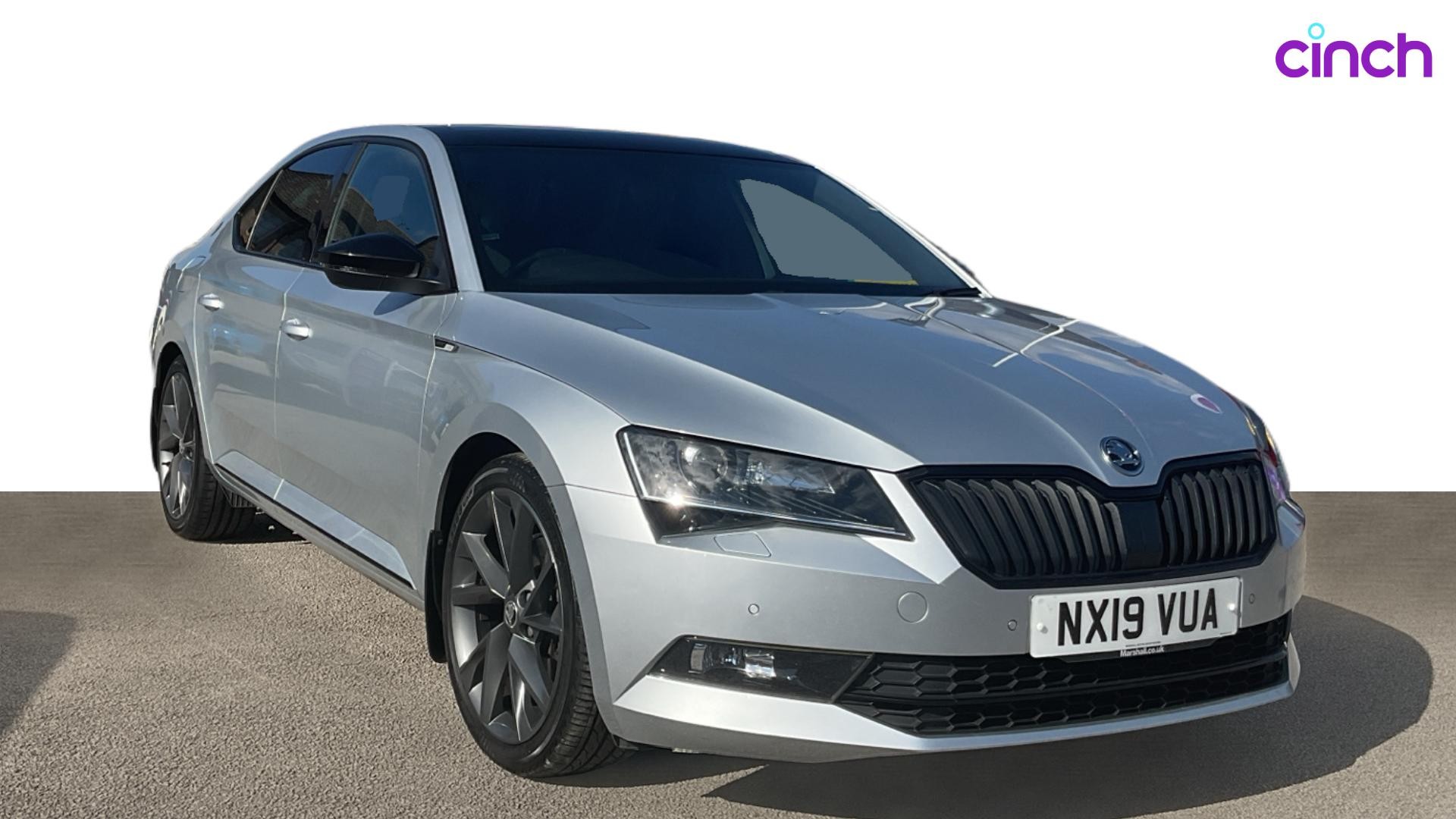 Skoda Superb listing photo