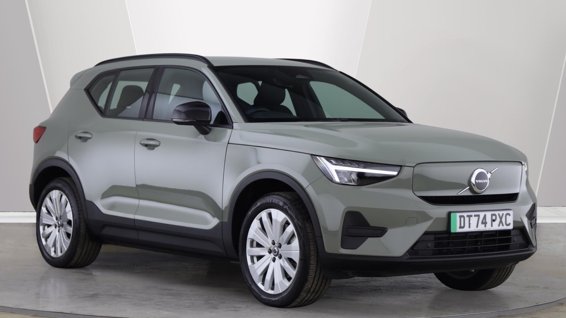 2025 VOLVO EX40