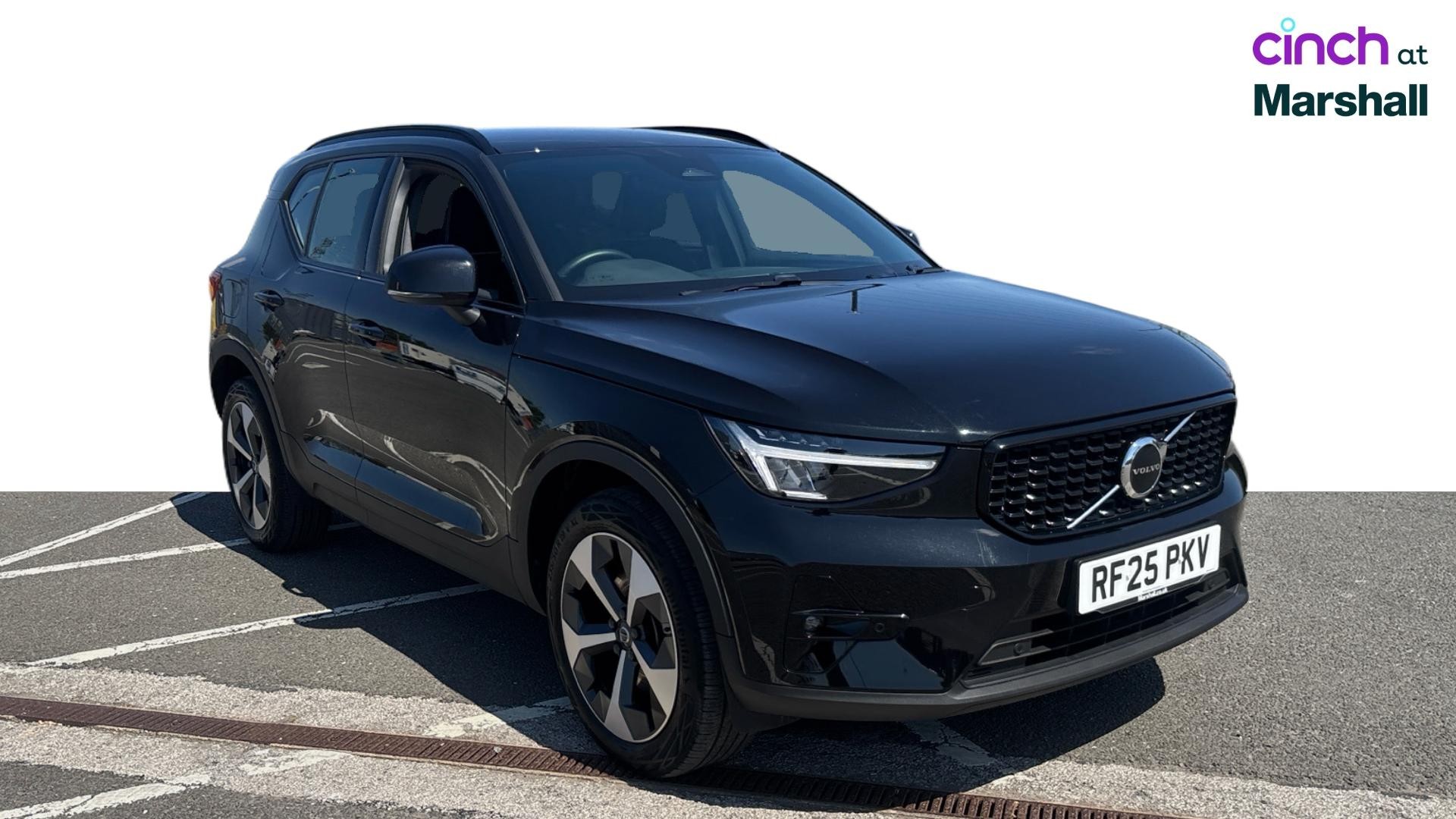 Volvo XC40 listing photo