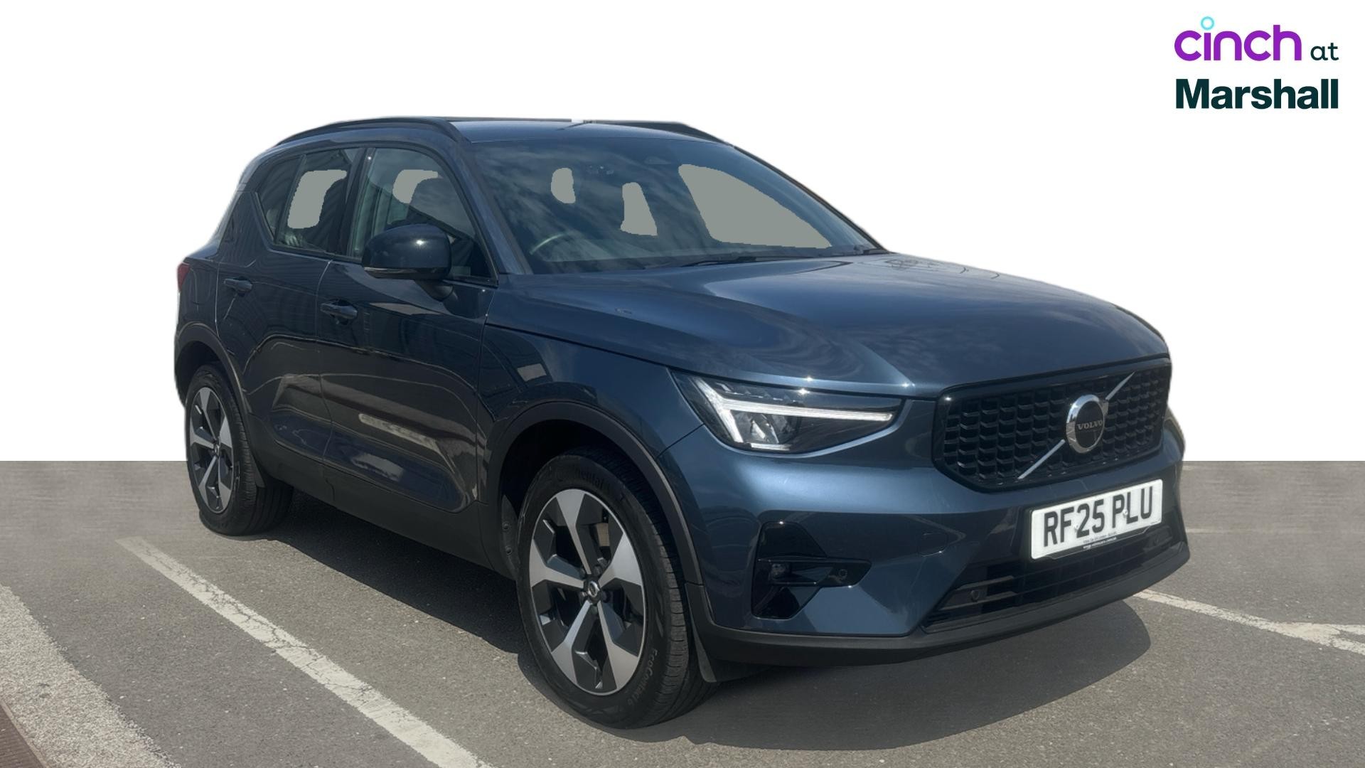 Volvo XC40 listing photo