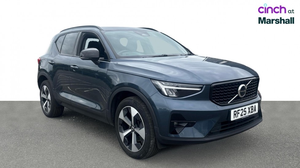 2025 Volvo XC40