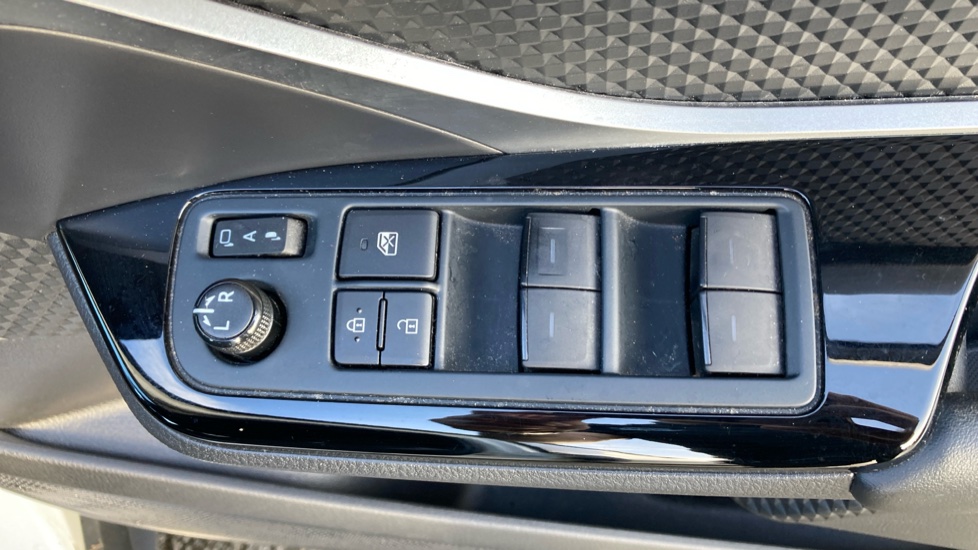 Toyota C-HR 1.8 Hybrid GR Sport 5dr CVT Hybrid Hatchback - Image 37