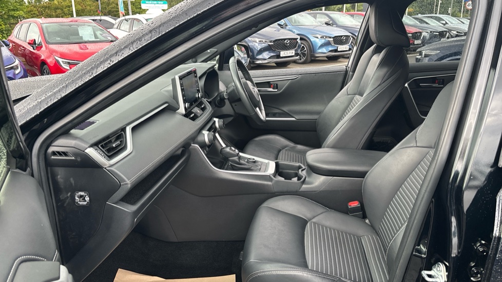 Toyota RAV4 2.5 VVT-i Hybrid Black Edition 5dr CVT Hybrid Estate - Image 5