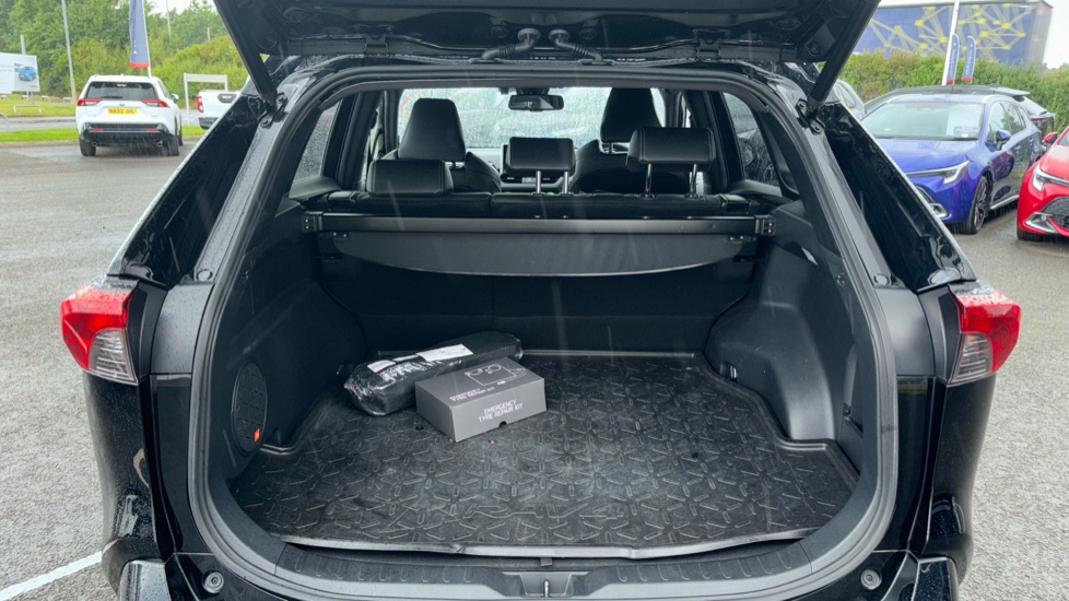 Toyota RAV4 2.5 VVT-i Hybrid Black Edition 5dr CVT Hybrid Estate - Image 13