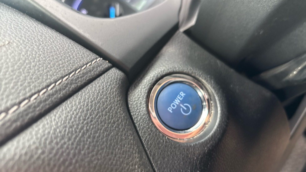 Toyota RAV4 2.5 VVT-i Hybrid Black Edition 5dr CVT Hybrid Estate - Image 16