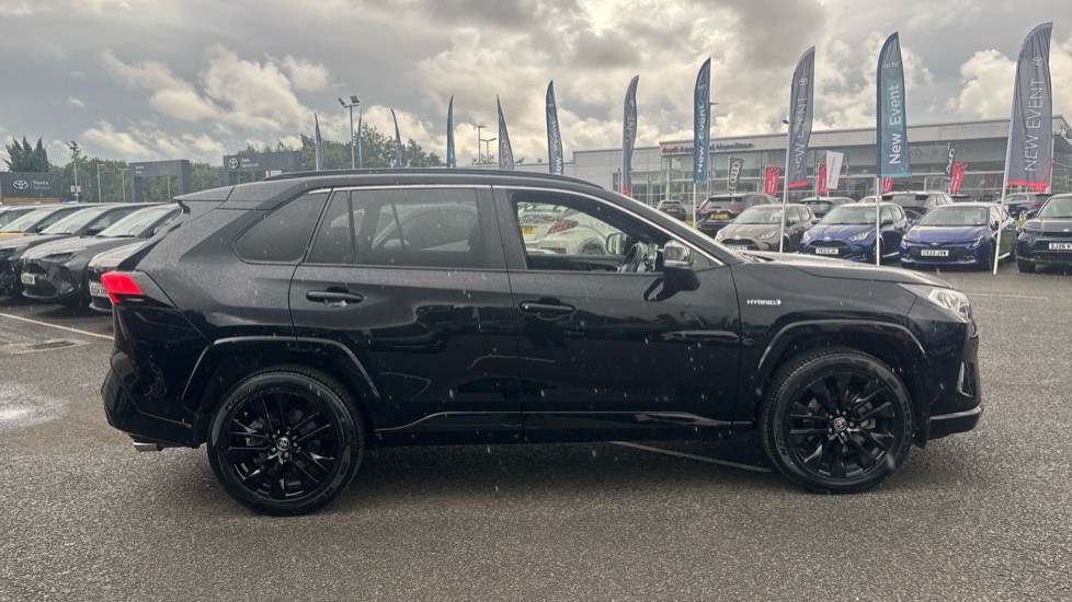 Toyota RAV4 2.5 VVT-i Hybrid Black Edition 5dr CVT Hybrid Estate - Image 23