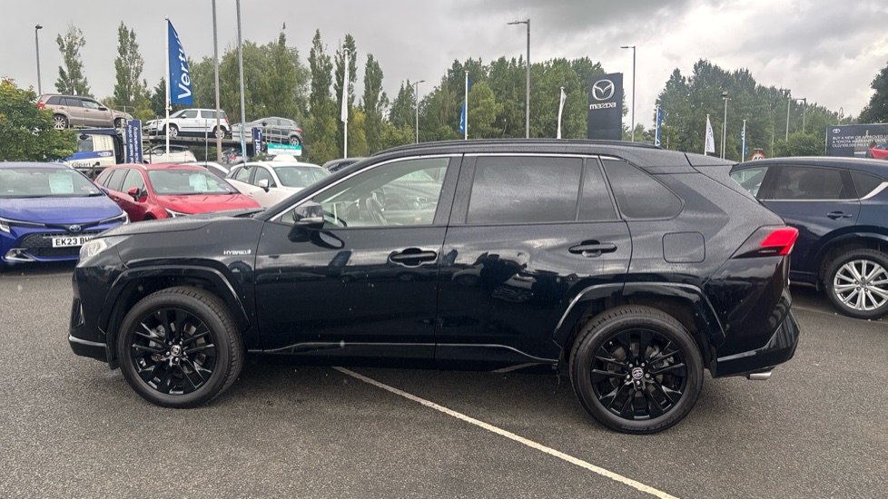 Toyota RAV4 2.5 VVT-i Hybrid Black Edition 5dr CVT Hybrid Estate - Image 24