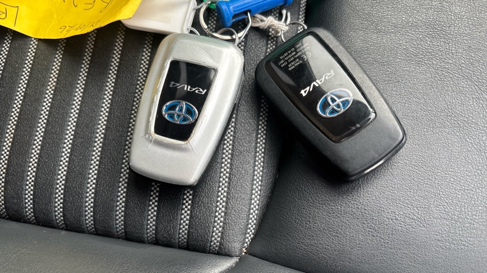 Toyota RAV4 2.5 VVT-i Hybrid Black Edition 5dr CVT Hybrid Estate - Image 28