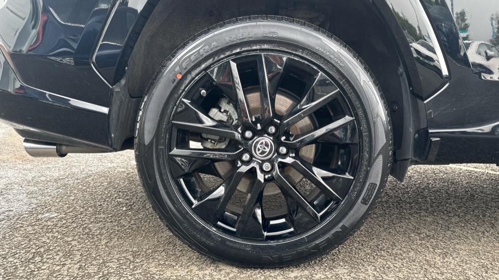 Toyota RAV4 2.5 VVT-i Hybrid Black Edition 5dr CVT Hybrid Estate - Image 31