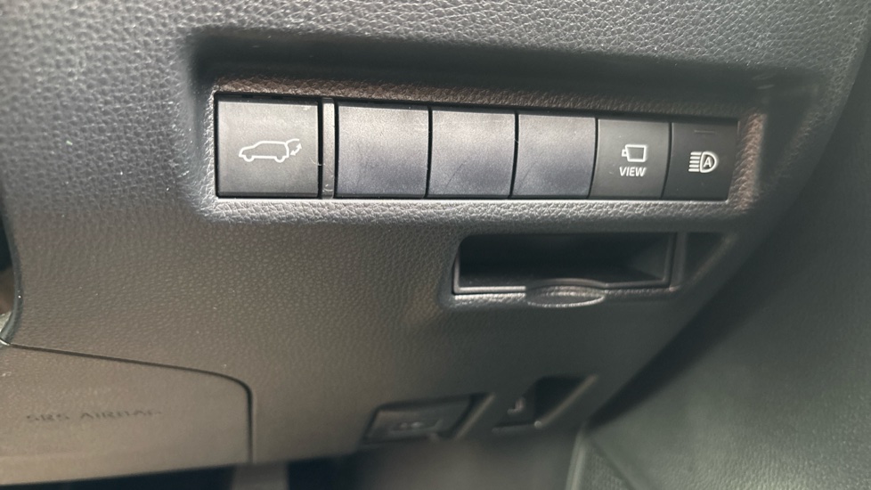 Toyota RAV4 2.5 VVT-i Hybrid Black Edition 5dr CVT Hybrid Estate - Image 38