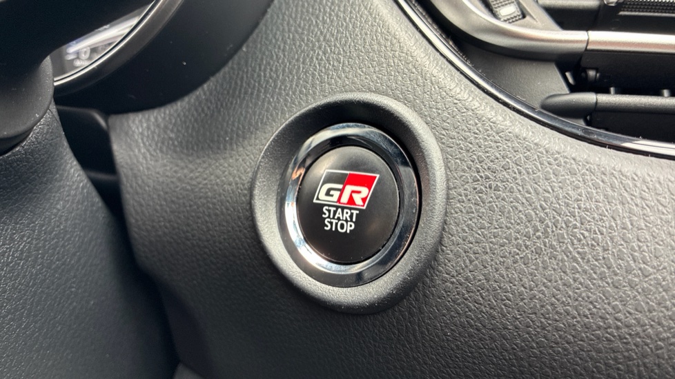 Toyota C-HR 1.8 Hybrid GR Sport 5dr CVT Hybrid Hatchback - Image 16
