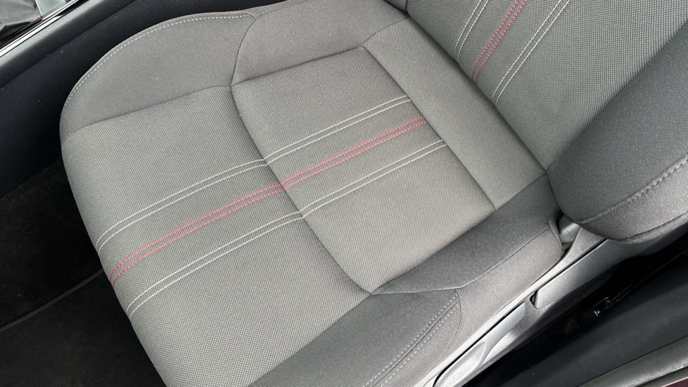 Toyota C-HR 1.8 Hybrid GR Sport 5dr CVT Hybrid Hatchback - Image 17