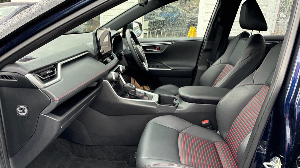 Toyota RAV4 2.5 PHEV Dynamic 5dr CVT Estate - Image 5