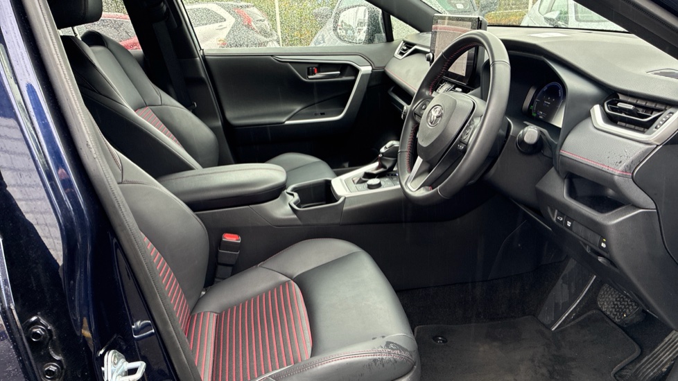 Toyota RAV4 2.5 PHEV Dynamic 5dr CVT Estate - Image 12