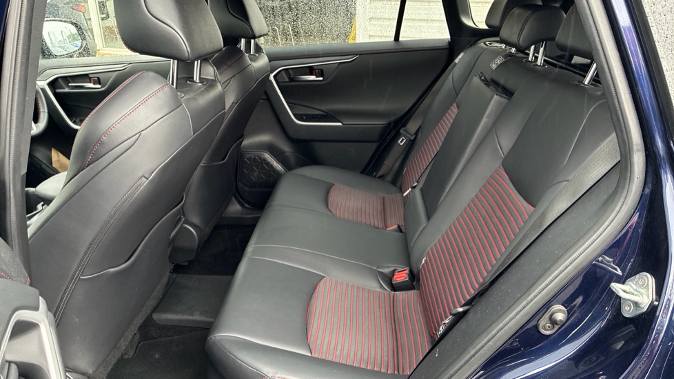 Toyota RAV4 2.5 PHEV Dynamic 5dr CVT Estate - Image 15