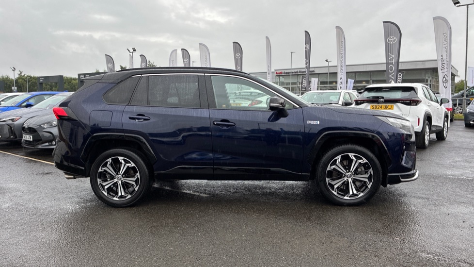Toyota RAV4 2.5 PHEV Dynamic 5dr CVT Estate - Image 23