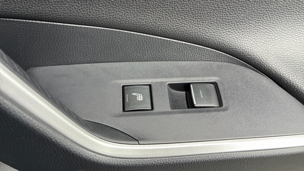 Toyota RAV4 2.5 PHEV Dynamic 5dr CVT Estate - Image 30
