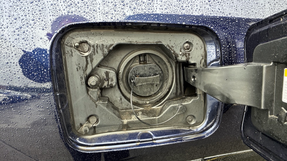 Toyota RAV4 2.5 PHEV Dynamic 5dr CVT Estate - Image 34