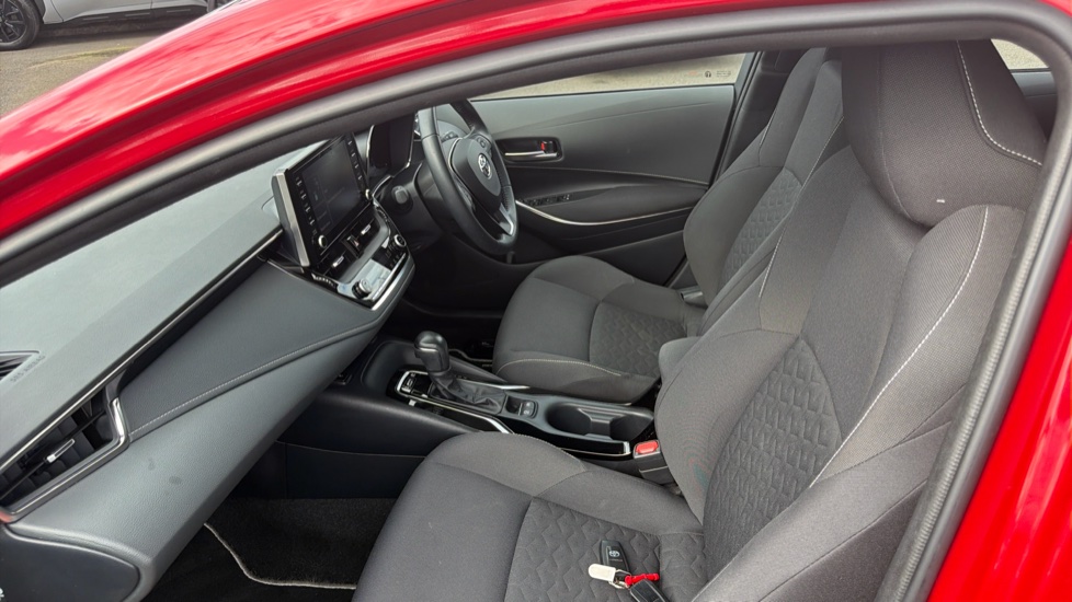 Toyota Corolla 1.8 VVT-i Hybrid Icon 5dr CVT Hybrid Estate - Image 5
