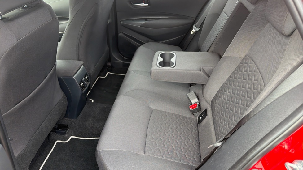 Toyota Corolla 1.8 VVT-i Hybrid Icon 5dr CVT Hybrid Estate - Image 15