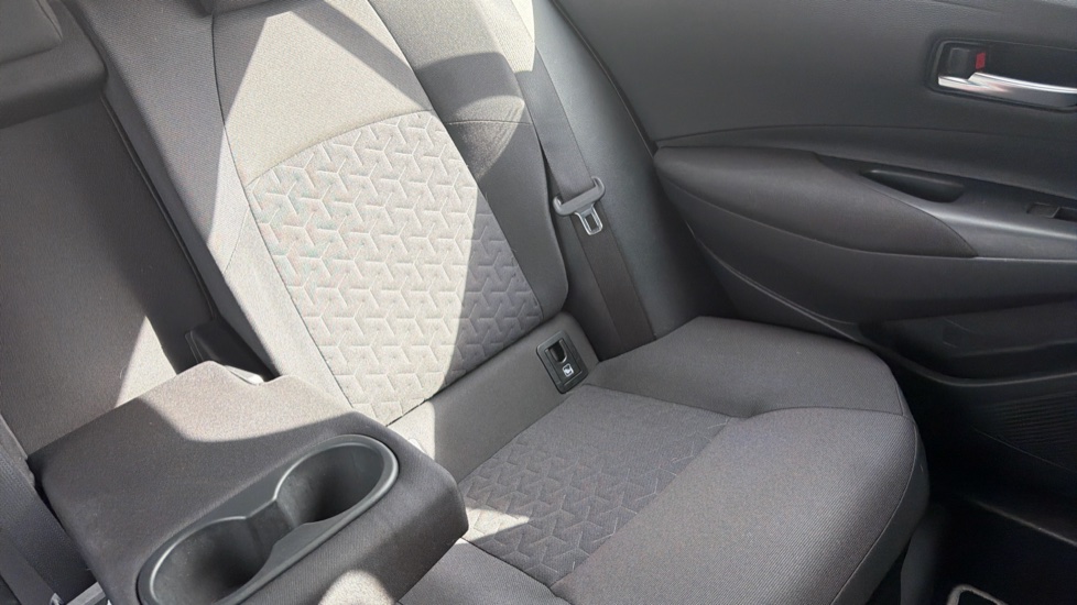 Toyota Corolla 1.8 VVT-i Hybrid Icon 5dr CVT Hybrid Estate - Image 18