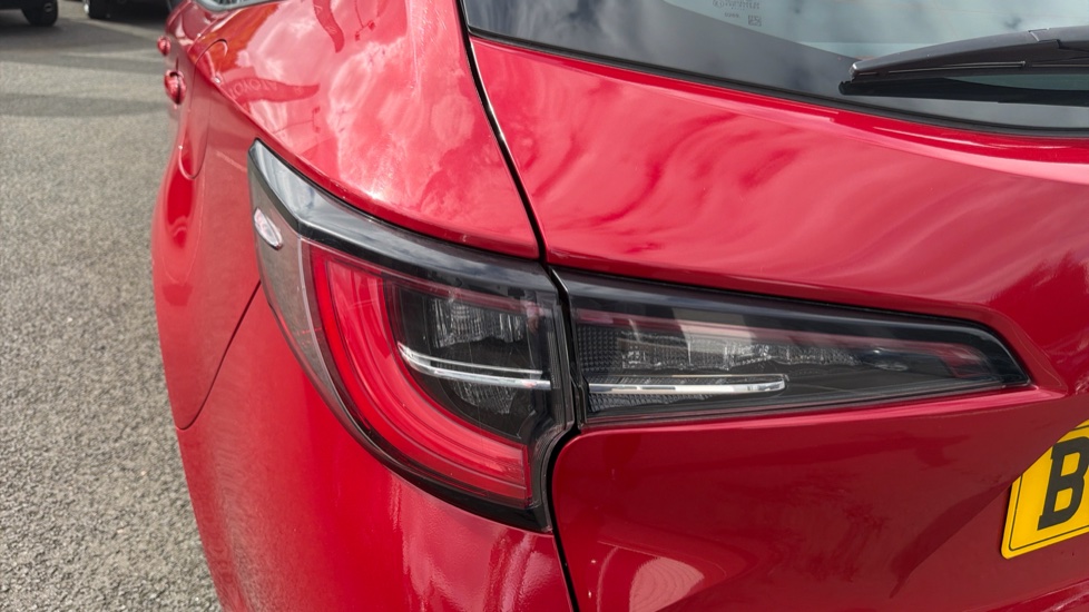 Toyota Corolla 1.8 VVT-i Hybrid Icon 5dr CVT Hybrid Estate - Image 21