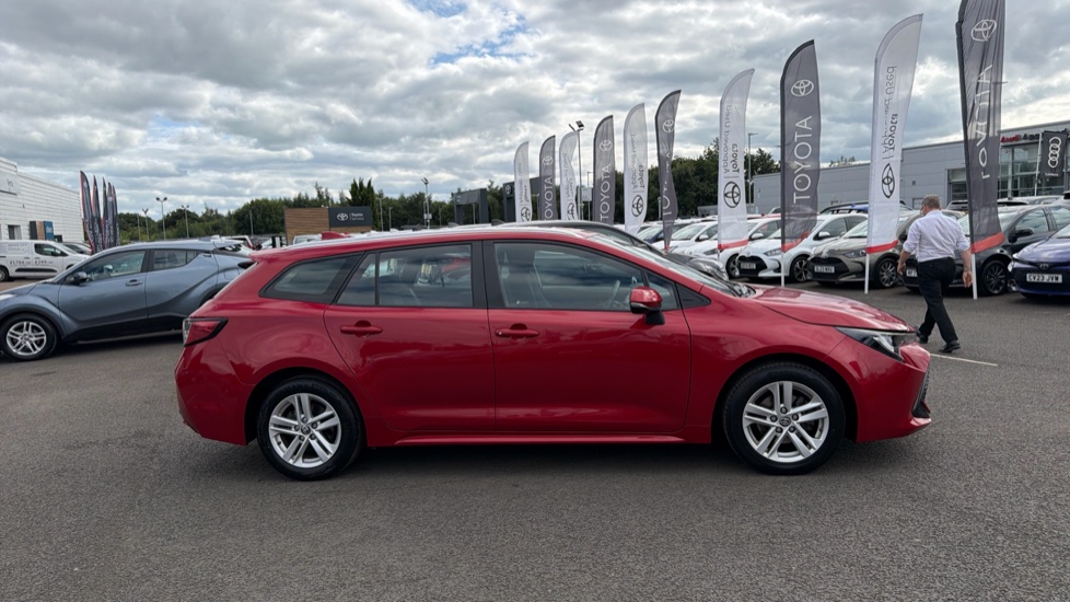Toyota Corolla 1.8 VVT-i Hybrid Icon 5dr CVT Hybrid Estate - Image 23