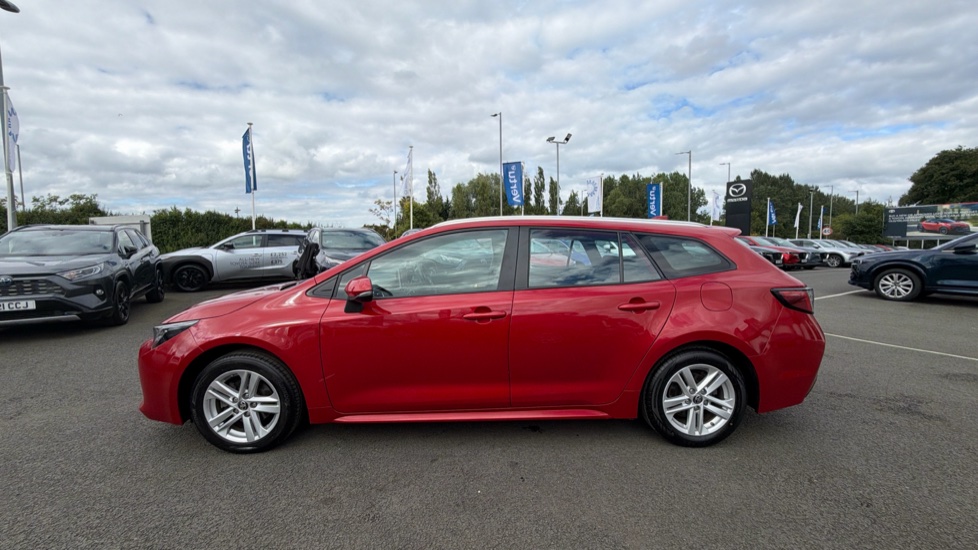 Toyota Corolla 1.8 VVT-i Hybrid Icon 5dr CVT Hybrid Estate - Image 24