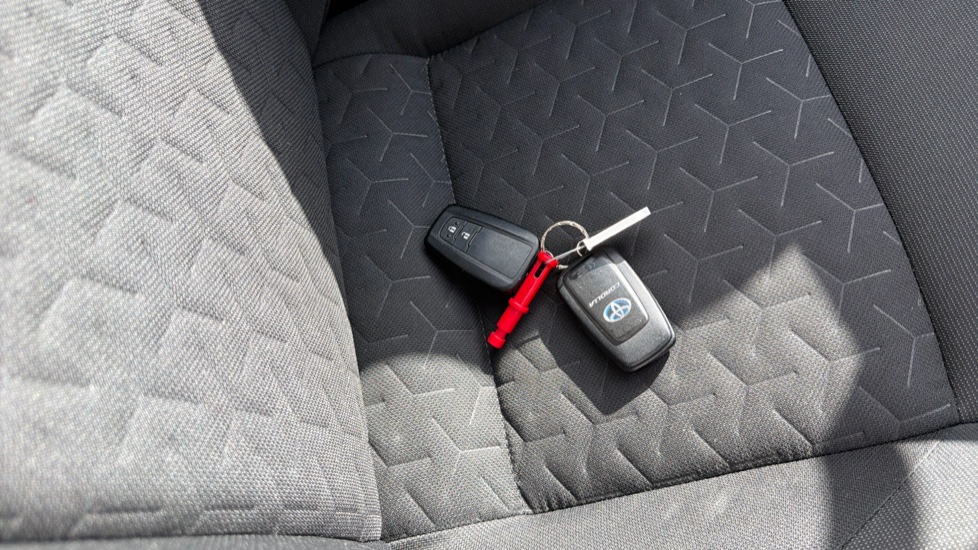 Toyota Corolla 1.8 VVT-i Hybrid Icon 5dr CVT Hybrid Estate - Image 27