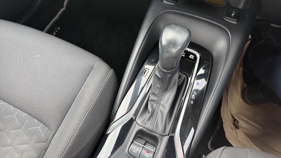 Toyota Corolla 1.8 VVT-i Hybrid Icon 5dr CVT Hybrid Estate - Image 33