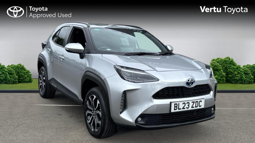 Toyota Yaris Cross 1.5 Hybrid Design 5dr CVT Hybrid Estate - Image 1