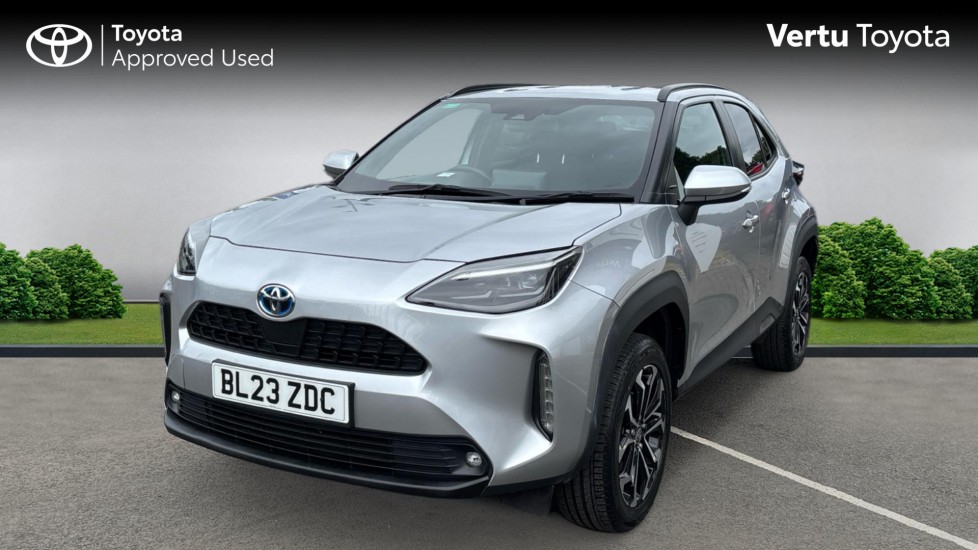 Toyota Yaris Cross 1.5 Hybrid Design 5dr CVT Hybrid Estate - Image 3
